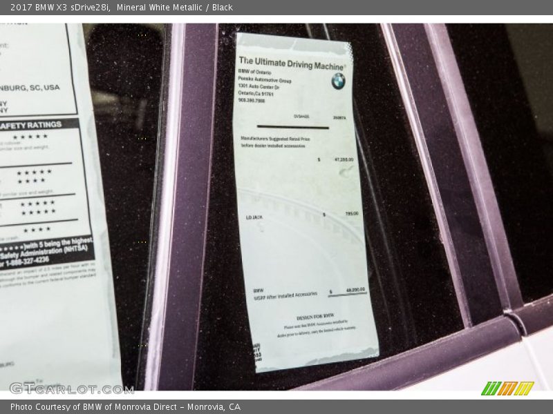 Mineral White Metallic / Black 2017 BMW X3 sDrive28i