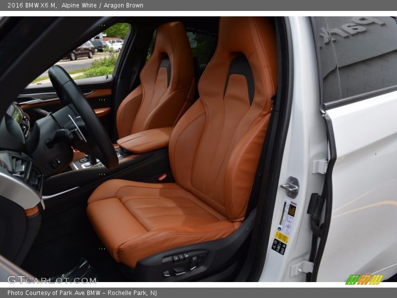 Alpine White / Aragon Brown 2016 BMW X6 M
