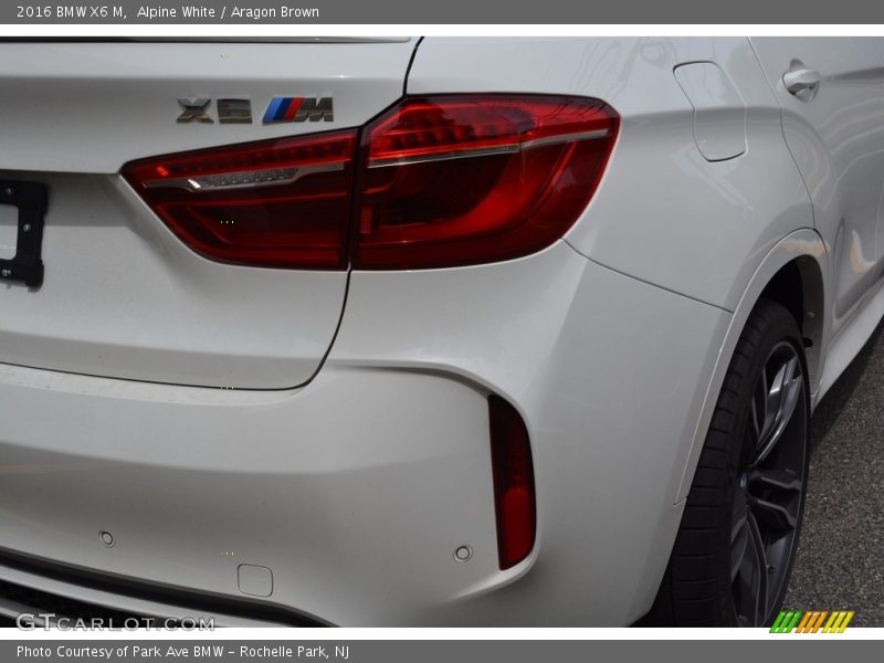 Alpine White / Aragon Brown 2016 BMW X6 M