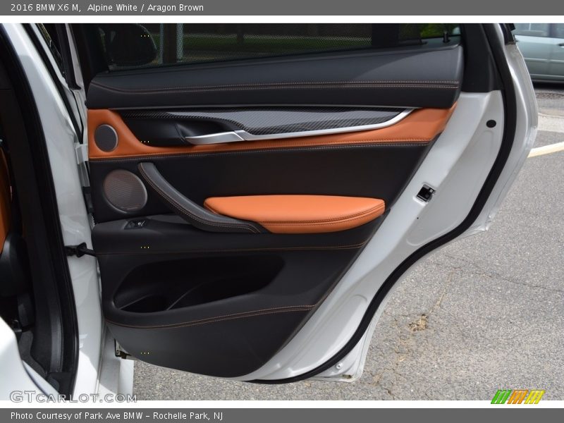 Alpine White / Aragon Brown 2016 BMW X6 M