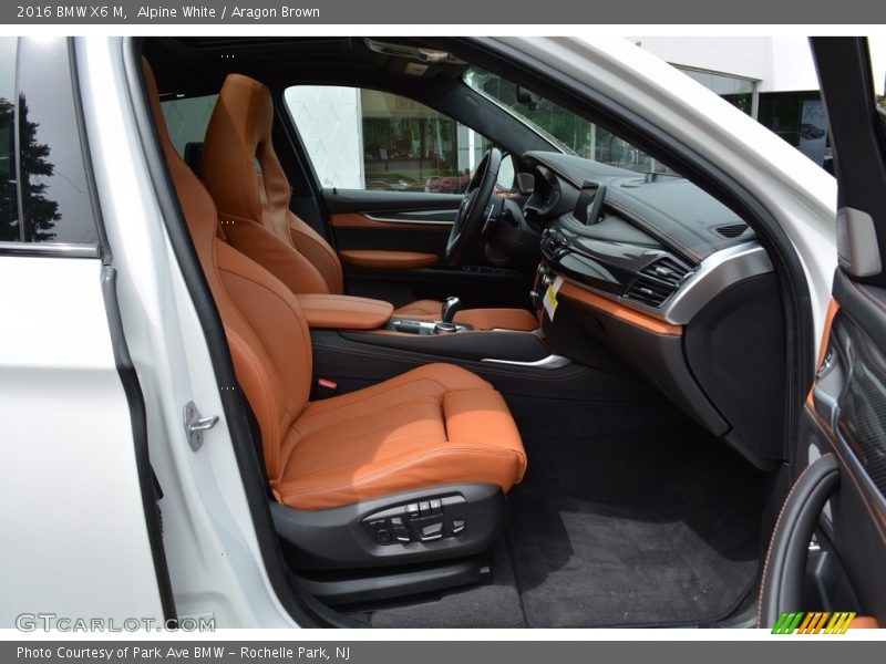 Alpine White / Aragon Brown 2016 BMW X6 M
