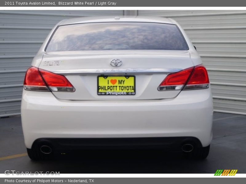 Blizzard White Pearl / Light Gray 2011 Toyota Avalon Limited