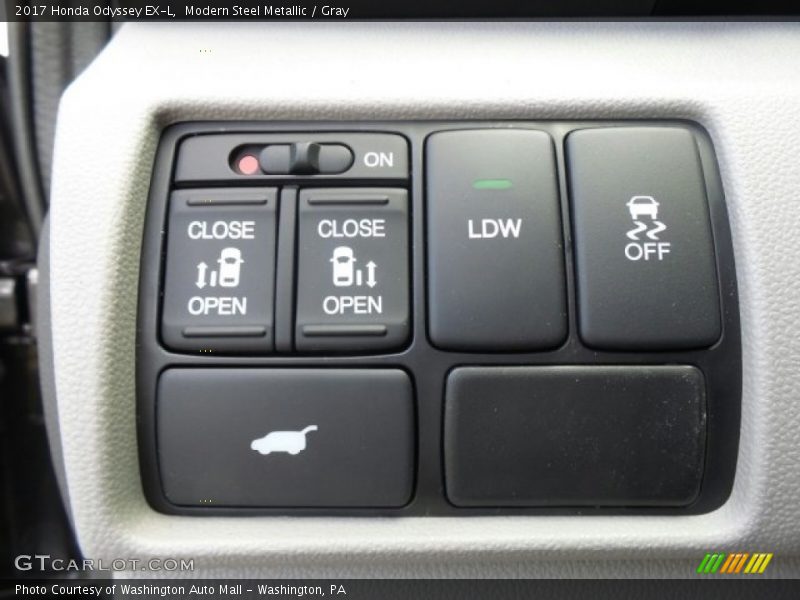 Modern Steel Metallic / Gray 2017 Honda Odyssey EX-L