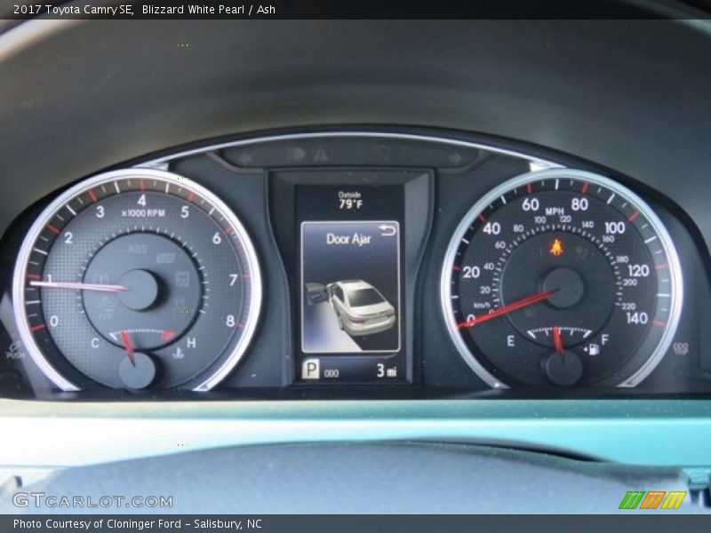Blizzard White Pearl / Ash 2017 Toyota Camry SE
