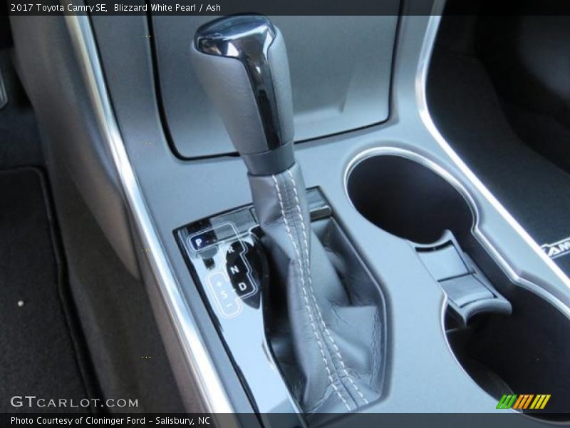 Blizzard White Pearl / Ash 2017 Toyota Camry SE