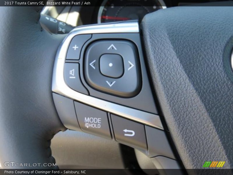 Blizzard White Pearl / Ash 2017 Toyota Camry SE