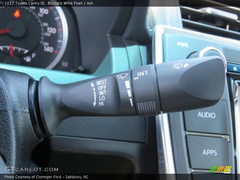Blizzard White Pearl / Ash 2017 Toyota Camry SE