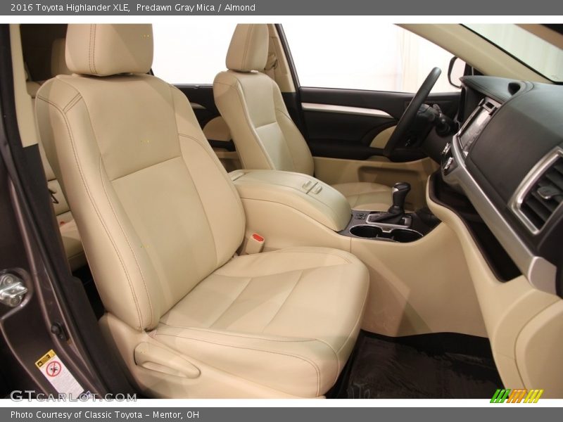 Predawn Gray Mica / Almond 2016 Toyota Highlander XLE
