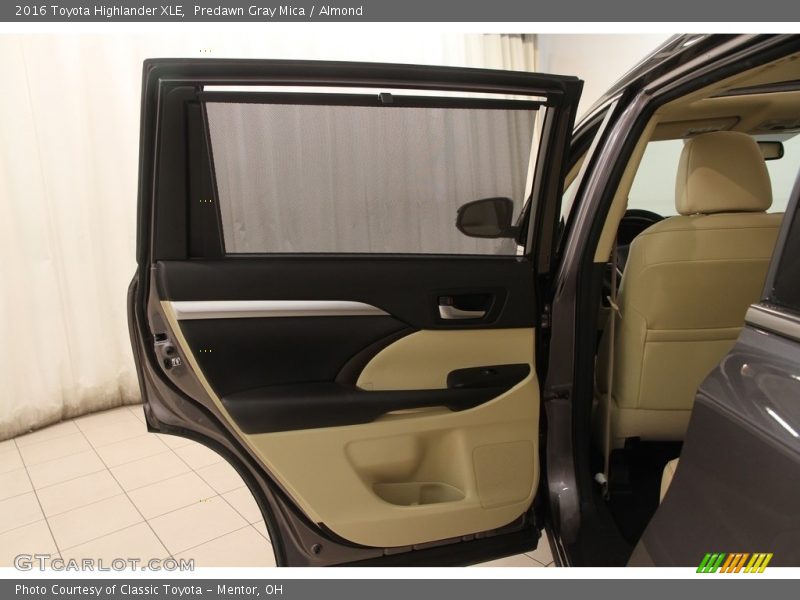 Predawn Gray Mica / Almond 2016 Toyota Highlander XLE