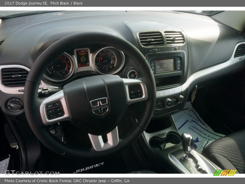 Pitch Black / Black 2017 Dodge Journey SE