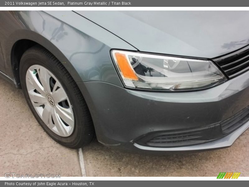 Platinum Gray Metallic / Titan Black 2011 Volkswagen Jetta SE Sedan