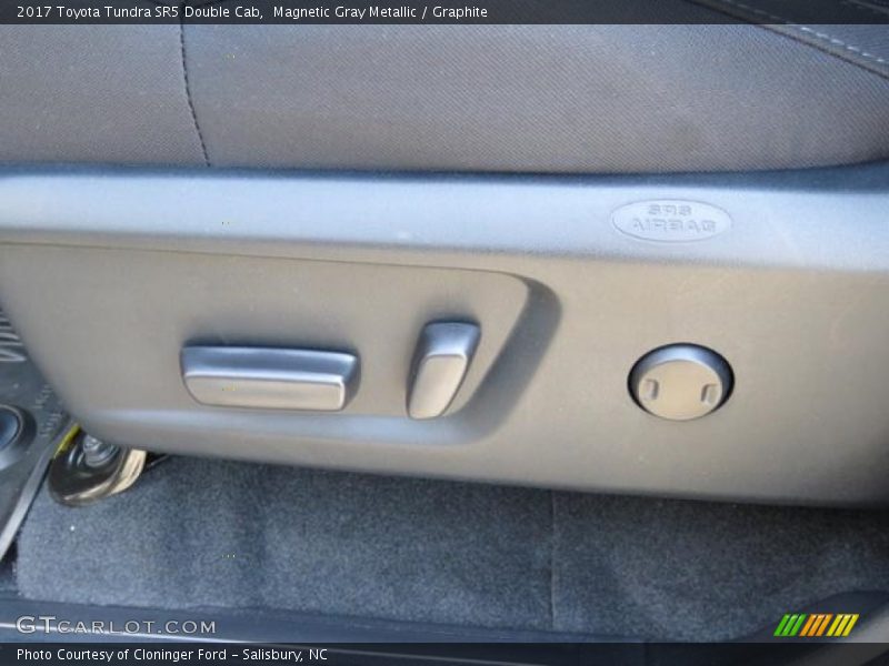 Magnetic Gray Metallic / Graphite 2017 Toyota Tundra SR5 Double Cab