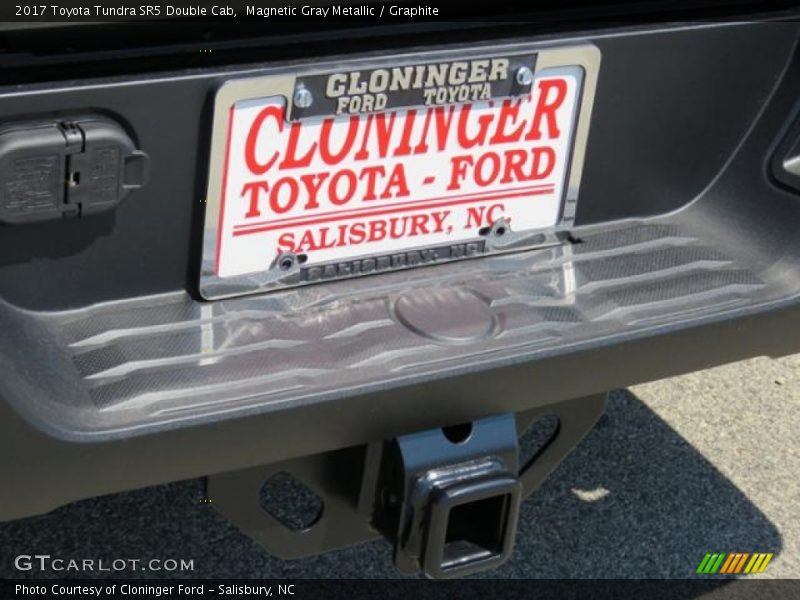 Magnetic Gray Metallic / Graphite 2017 Toyota Tundra SR5 Double Cab