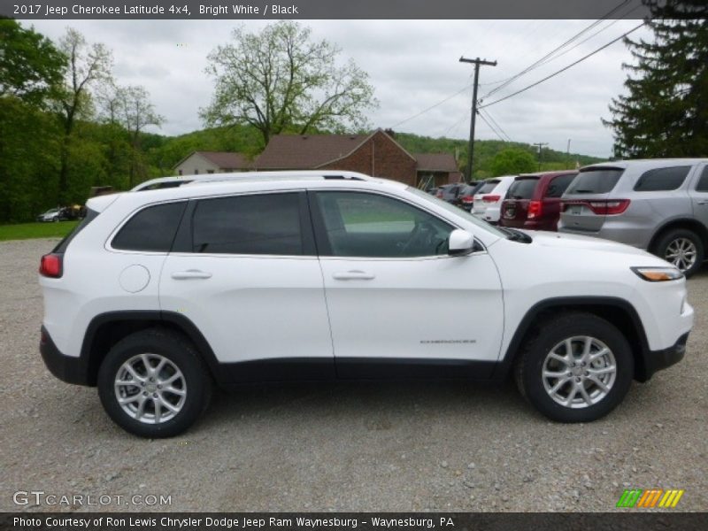 Bright White / Black 2017 Jeep Cherokee Latitude 4x4