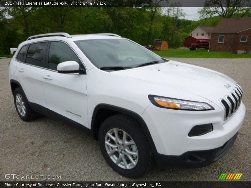 Bright White / Black 2017 Jeep Cherokee Latitude 4x4