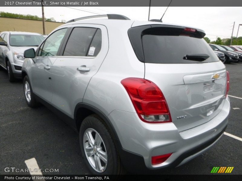 Silver Ice Metallic / Jet Black 2017 Chevrolet Trax LT