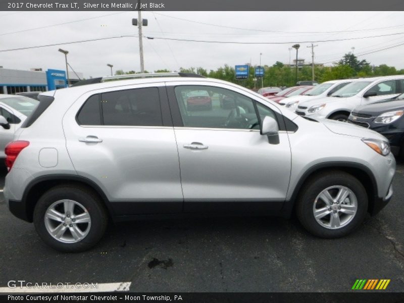 Silver Ice Metallic / Jet Black 2017 Chevrolet Trax LT
