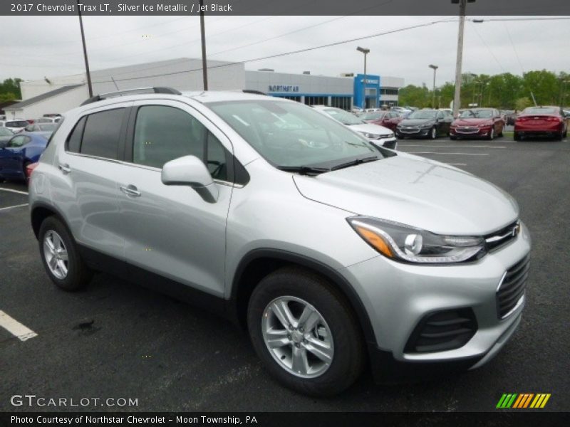 Silver Ice Metallic / Jet Black 2017 Chevrolet Trax LT