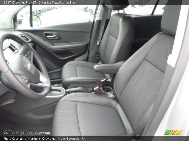 Silver Ice Metallic / Jet Black 2017 Chevrolet Trax LT