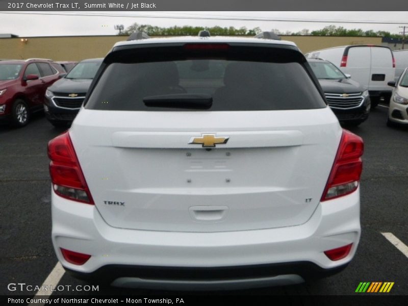 Summit White / Jet Black 2017 Chevrolet Trax LT