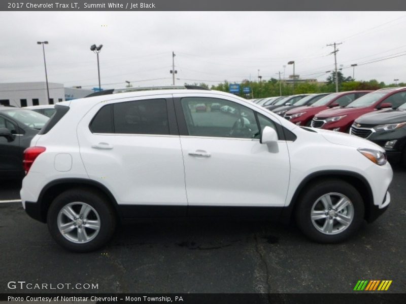 Summit White / Jet Black 2017 Chevrolet Trax LT