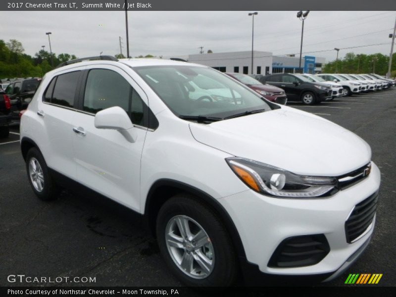 Summit White / Jet Black 2017 Chevrolet Trax LT