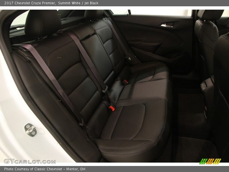 Summit White / Jet Black 2017 Chevrolet Cruze Premier