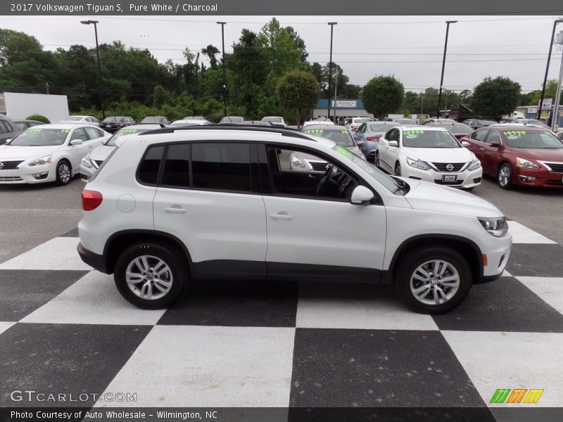 Pure White / Charcoal 2017 Volkswagen Tiguan S