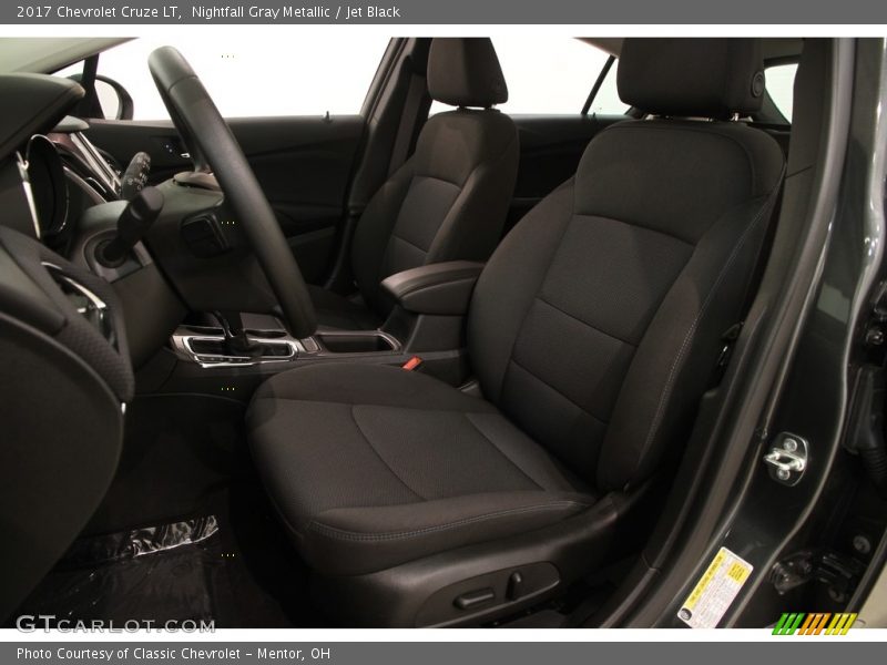 Nightfall Gray Metallic / Jet Black 2017 Chevrolet Cruze LT