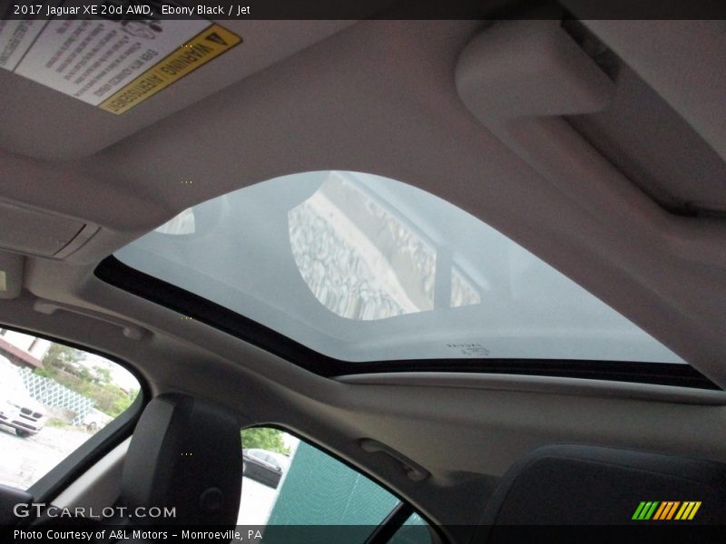 Sunroof of 2017 XE 20d AWD