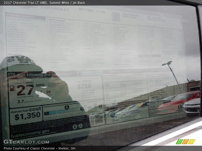 Summit White / Jet Black 2017 Chevrolet Trax LT AWD