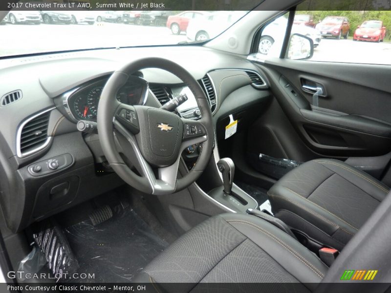 Summit White / Jet Black 2017 Chevrolet Trax LT AWD