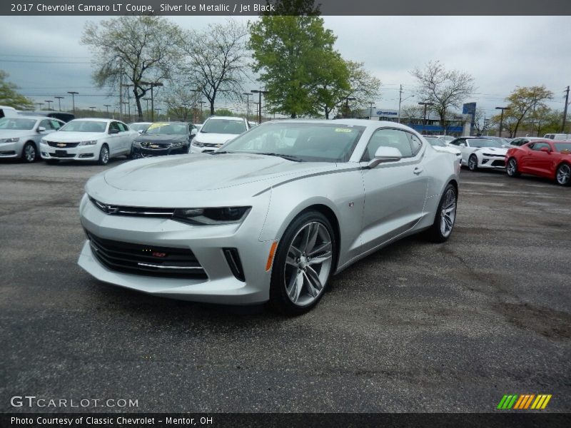 Front 3/4 View of 2017 Camaro LT Coupe