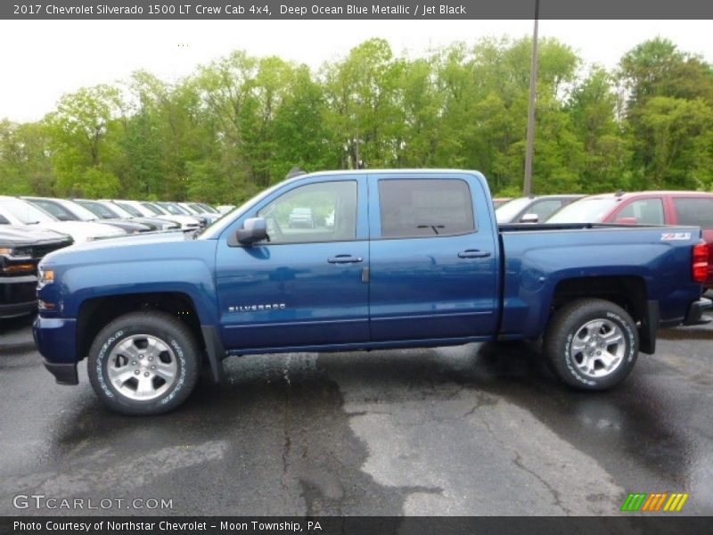 Deep Ocean Blue Metallic / Jet Black 2017 Chevrolet Silverado 1500 LT Crew Cab 4x4