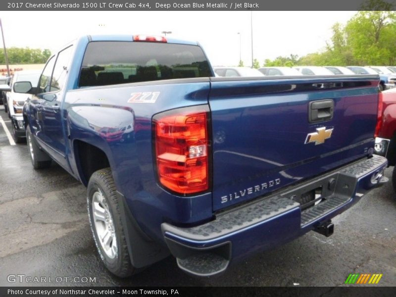Deep Ocean Blue Metallic / Jet Black 2017 Chevrolet Silverado 1500 LT Crew Cab 4x4