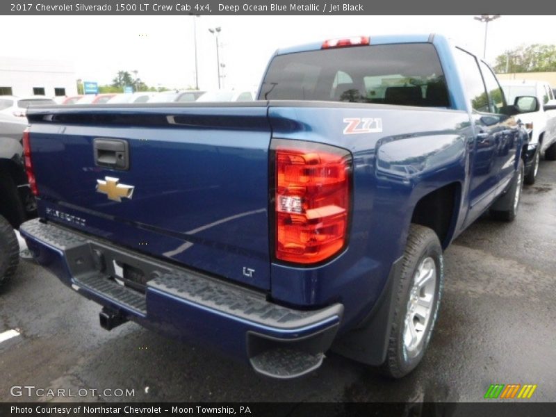 Deep Ocean Blue Metallic / Jet Black 2017 Chevrolet Silverado 1500 LT Crew Cab 4x4