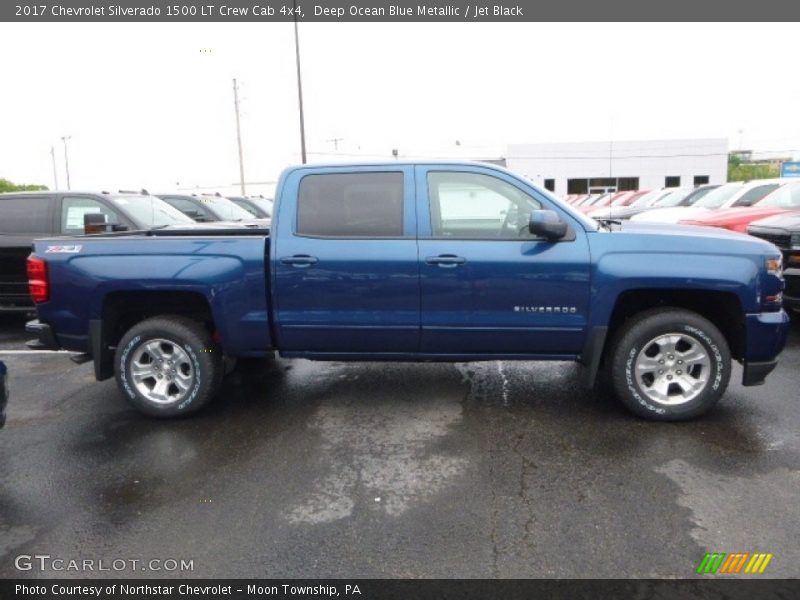 Deep Ocean Blue Metallic / Jet Black 2017 Chevrolet Silverado 1500 LT Crew Cab 4x4
