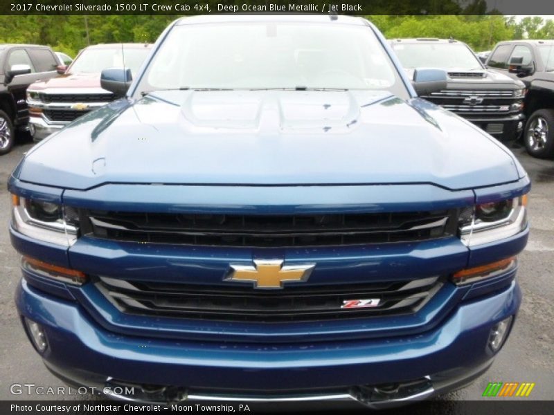 Deep Ocean Blue Metallic / Jet Black 2017 Chevrolet Silverado 1500 LT Crew Cab 4x4