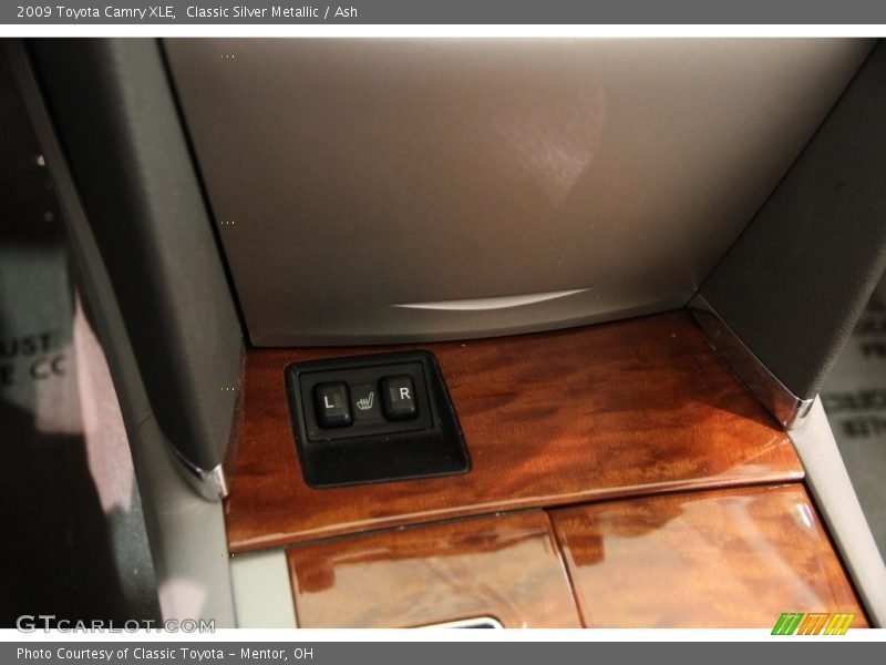 Classic Silver Metallic / Ash 2009 Toyota Camry XLE