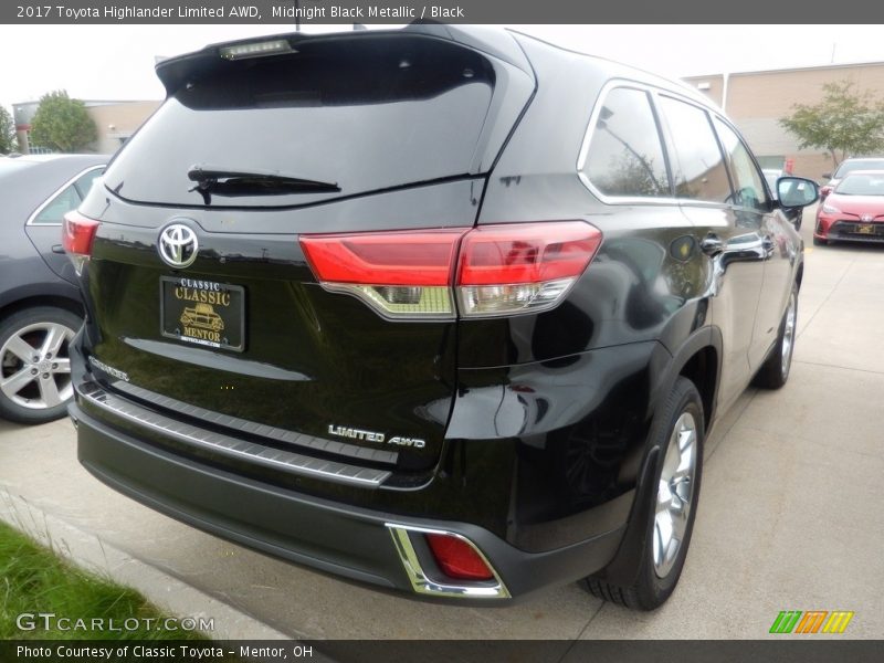 Midnight Black Metallic / Black 2017 Toyota Highlander Limited AWD