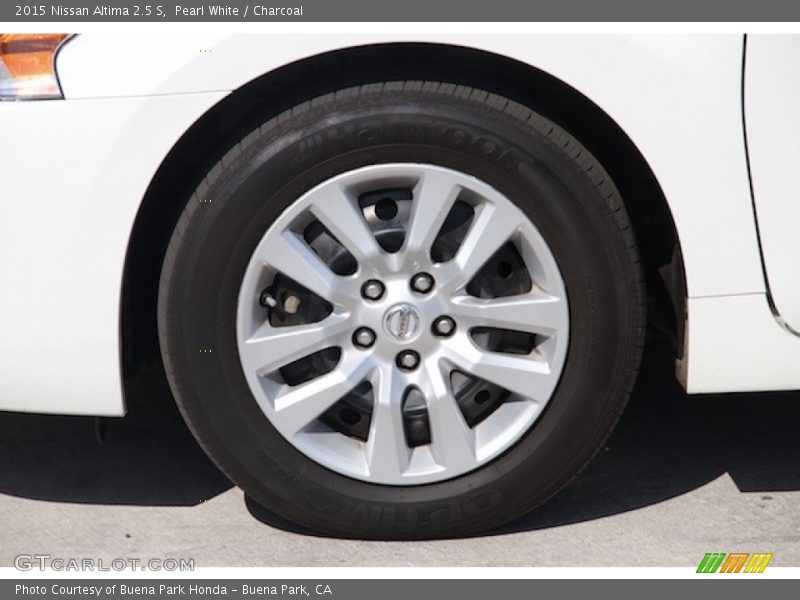 Pearl White / Charcoal 2015 Nissan Altima 2.5 S
