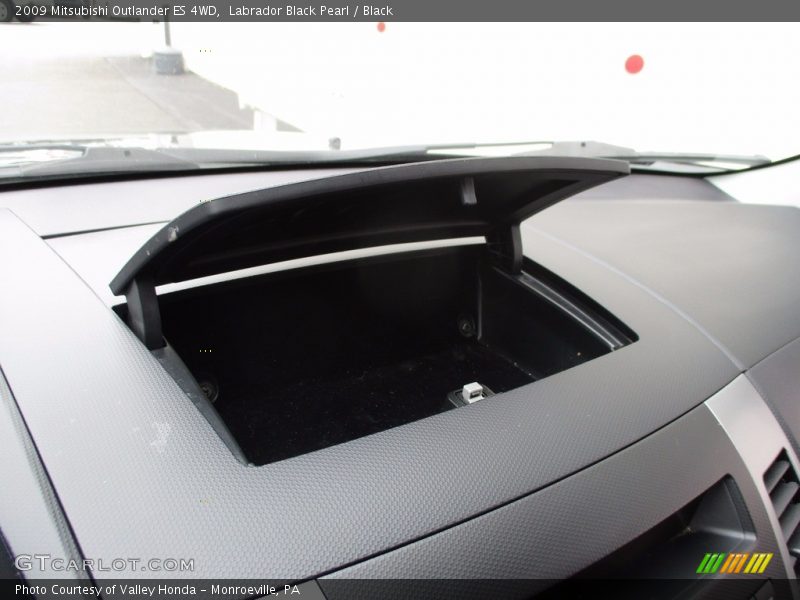 Labrador Black Pearl / Black 2009 Mitsubishi Outlander ES 4WD