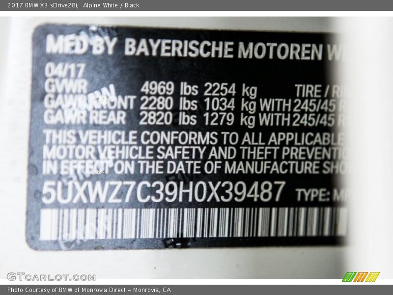 Alpine White / Black 2017 BMW X3 sDrive28i