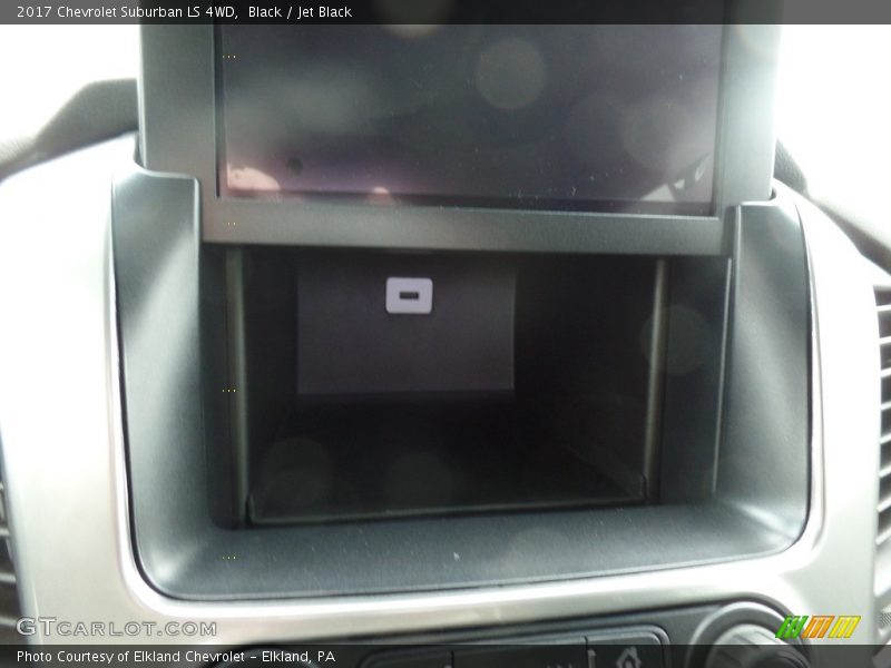 Black / Jet Black 2017 Chevrolet Suburban LS 4WD