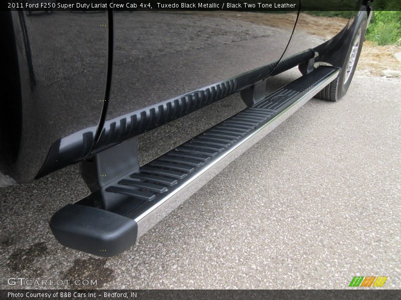 Tuxedo Black Metallic / Black Two Tone Leather 2011 Ford F250 Super Duty Lariat Crew Cab 4x4
