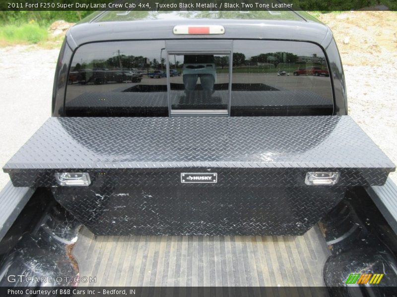 Tuxedo Black Metallic / Black Two Tone Leather 2011 Ford F250 Super Duty Lariat Crew Cab 4x4