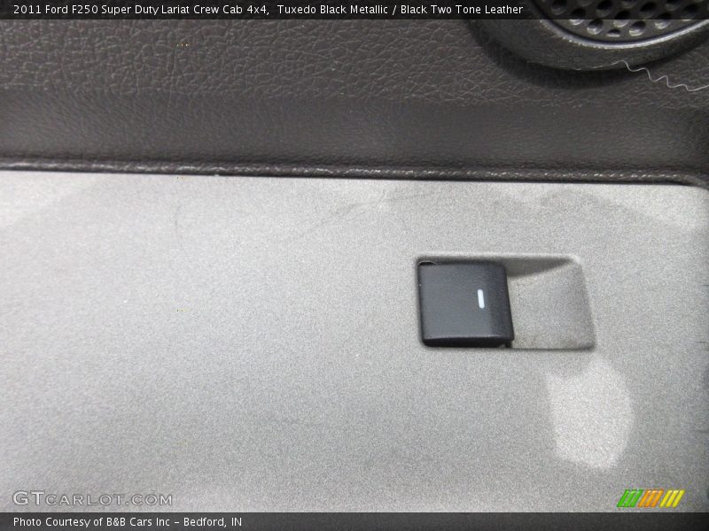 Tuxedo Black Metallic / Black Two Tone Leather 2011 Ford F250 Super Duty Lariat Crew Cab 4x4