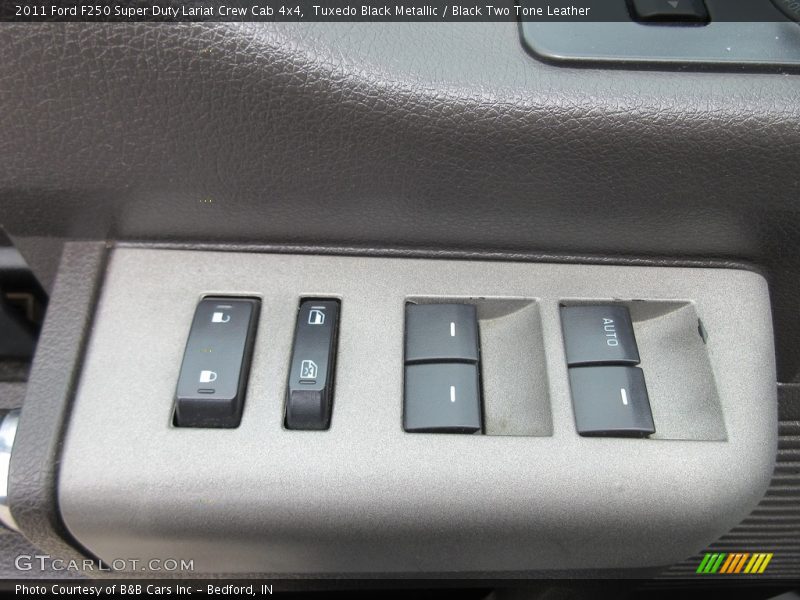 Tuxedo Black Metallic / Black Two Tone Leather 2011 Ford F250 Super Duty Lariat Crew Cab 4x4