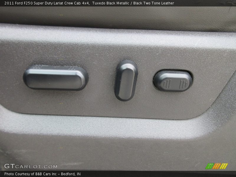 Tuxedo Black Metallic / Black Two Tone Leather 2011 Ford F250 Super Duty Lariat Crew Cab 4x4