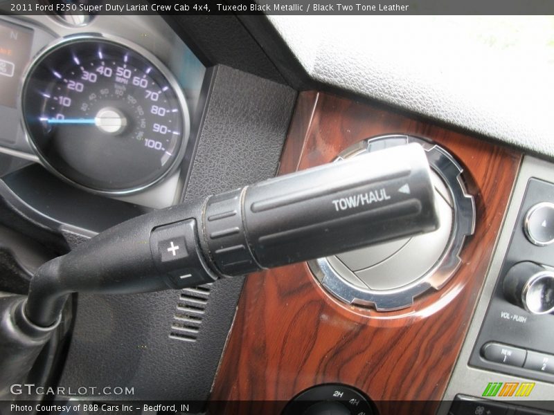 Tuxedo Black Metallic / Black Two Tone Leather 2011 Ford F250 Super Duty Lariat Crew Cab 4x4